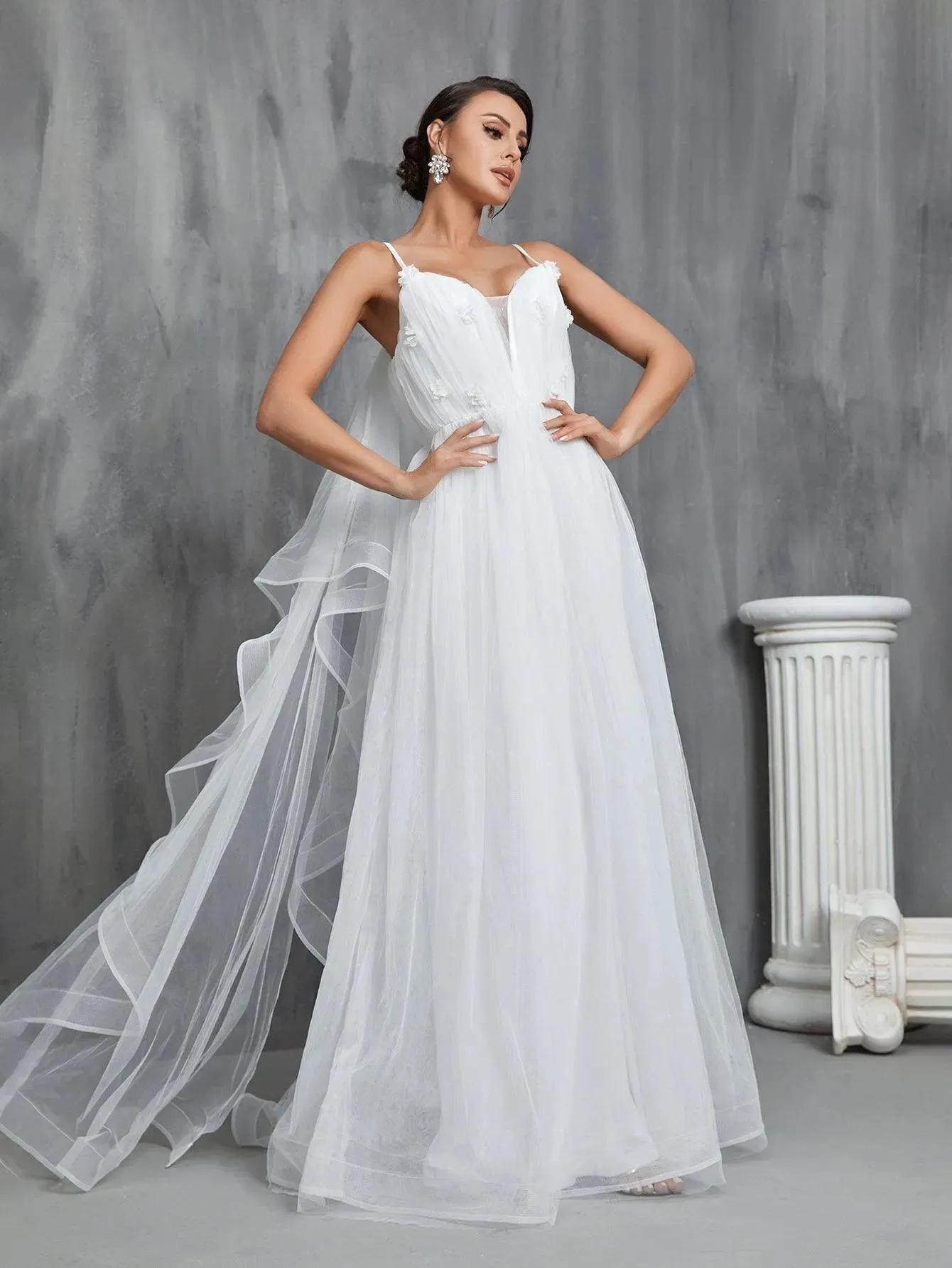 Airy Tulle Wedding Dress With Delicate Appliqués