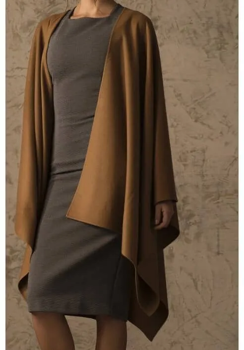 Betty 100% Vicuna Cape