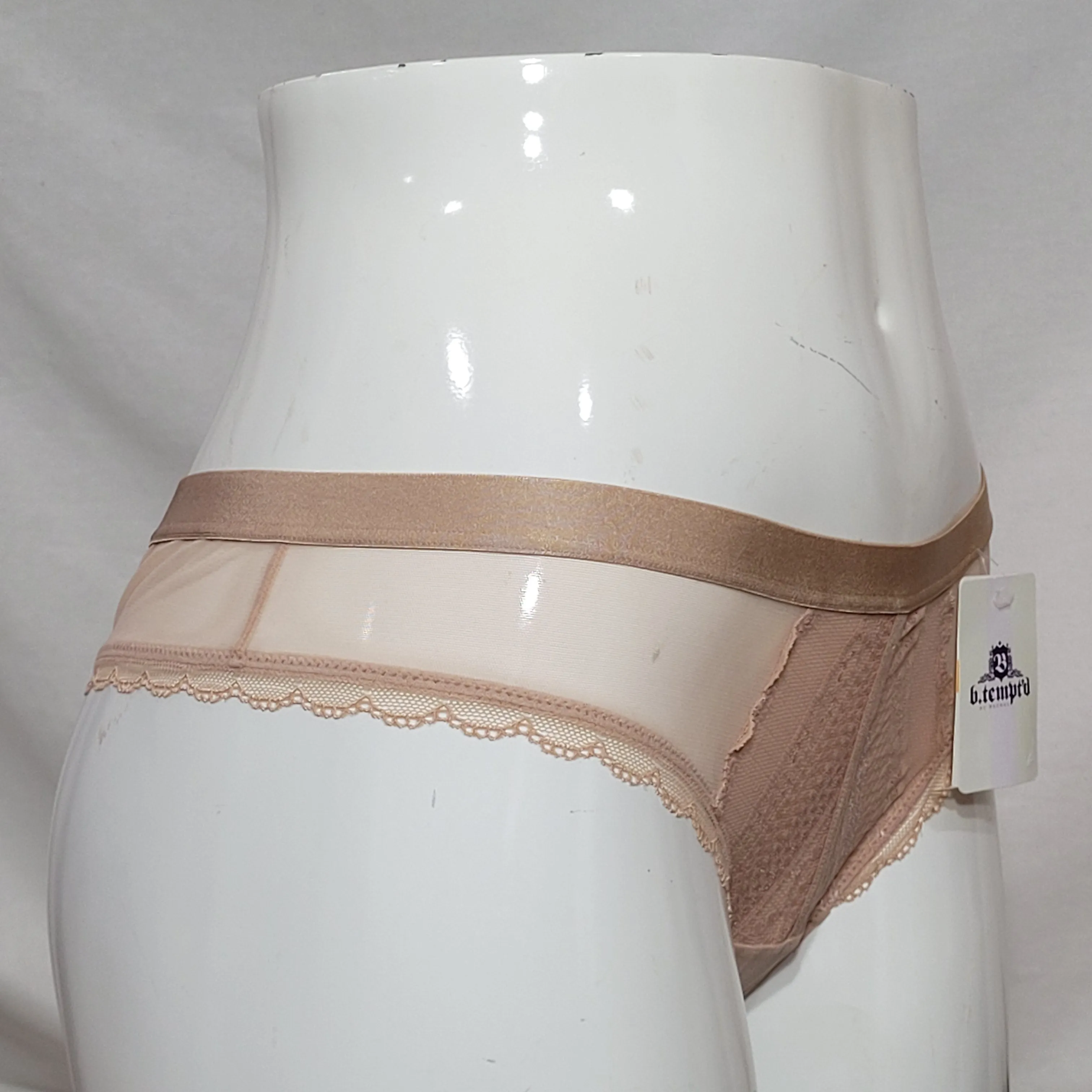 b.tempt'd by Wacoal 942243 b.cherished Thong Panty SIZE MEDIUM Mahogany Rose Nude NWT