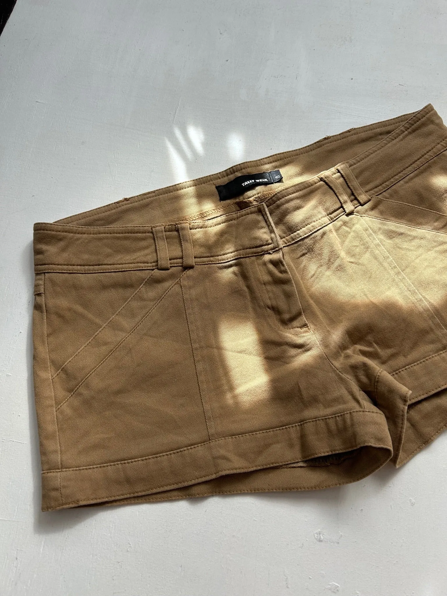 Camel denim zip low rise mini short (M)