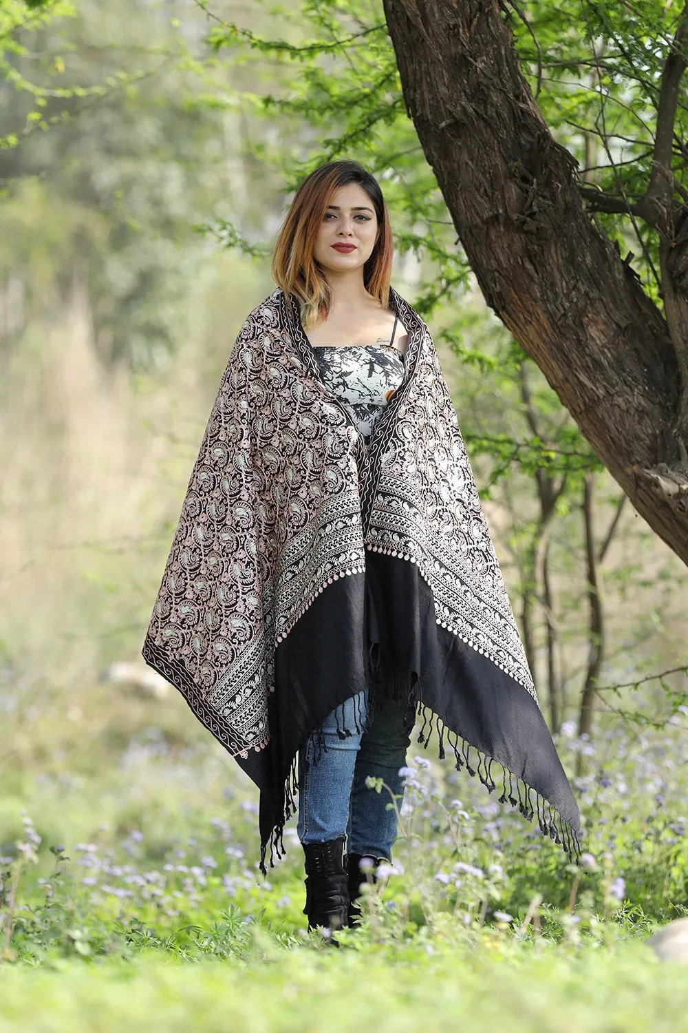 Charismatic Black Colour Stole With Graceful Dense Jaal Pattern Of Kashmiri Embroidery Makes It An Ideal Wear.