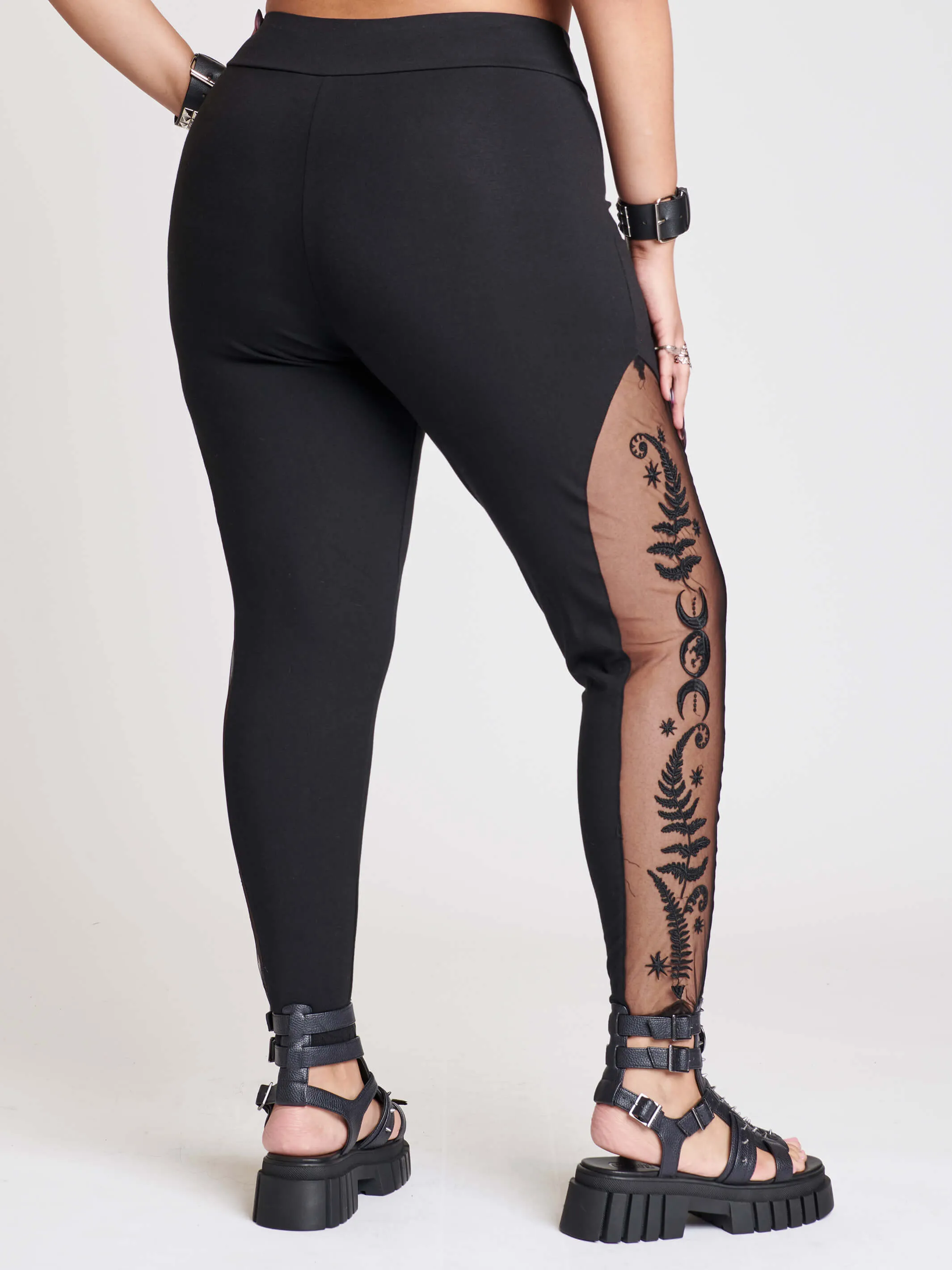 Fern Relics Embroidered Legging