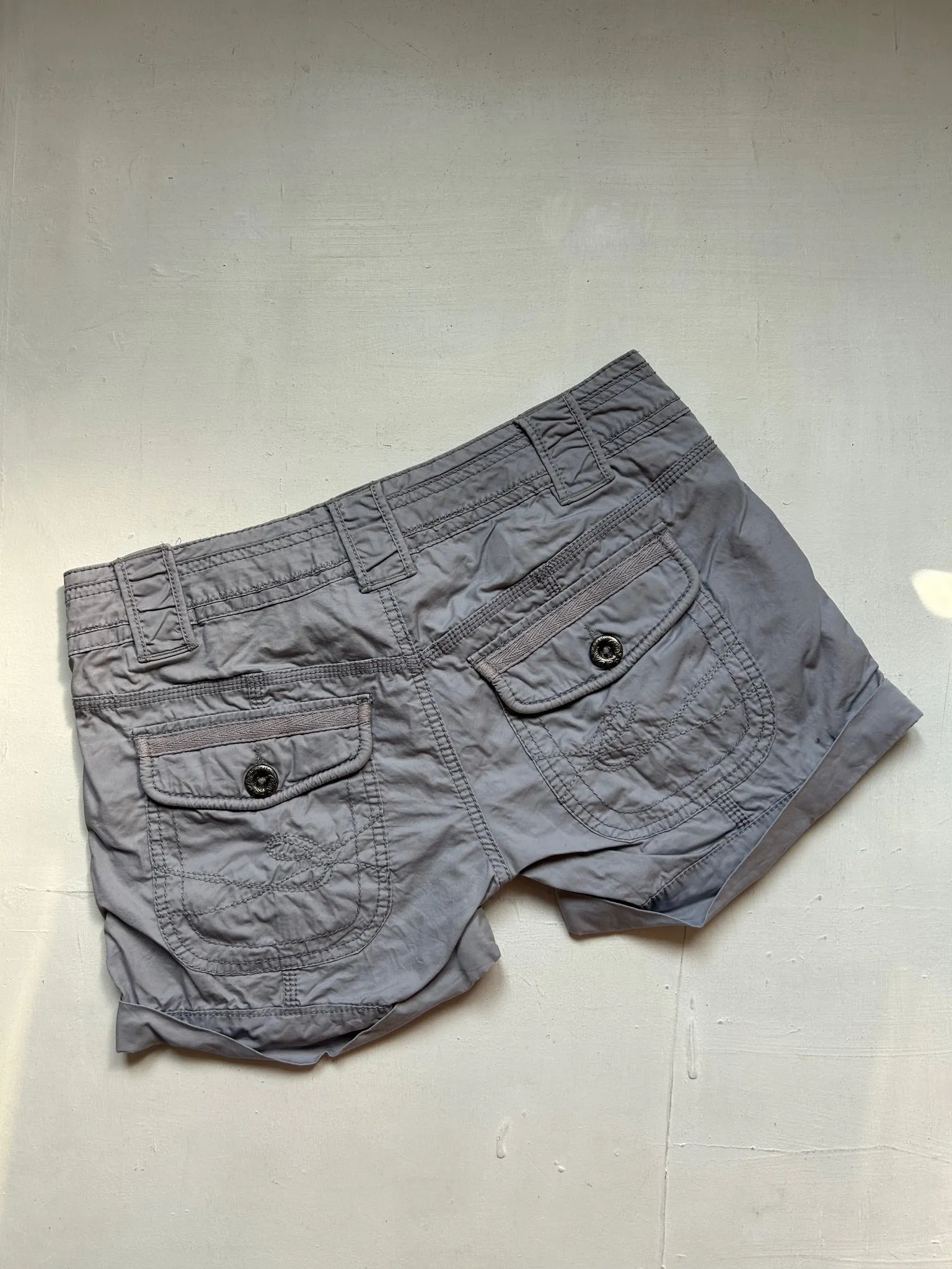 Grey low rise mini cargo short (XS)