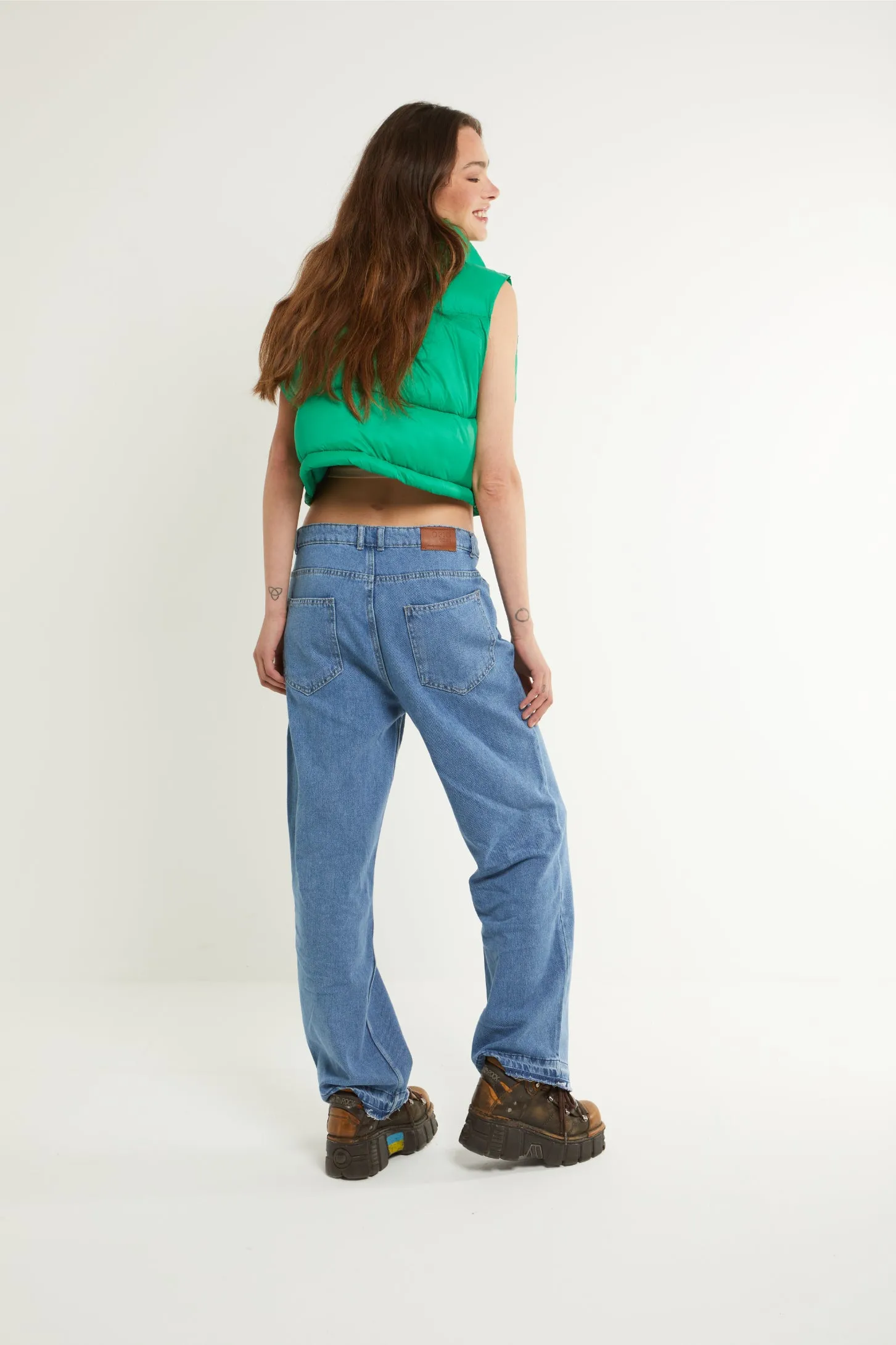 MID RISE WIDE LEG JEANS