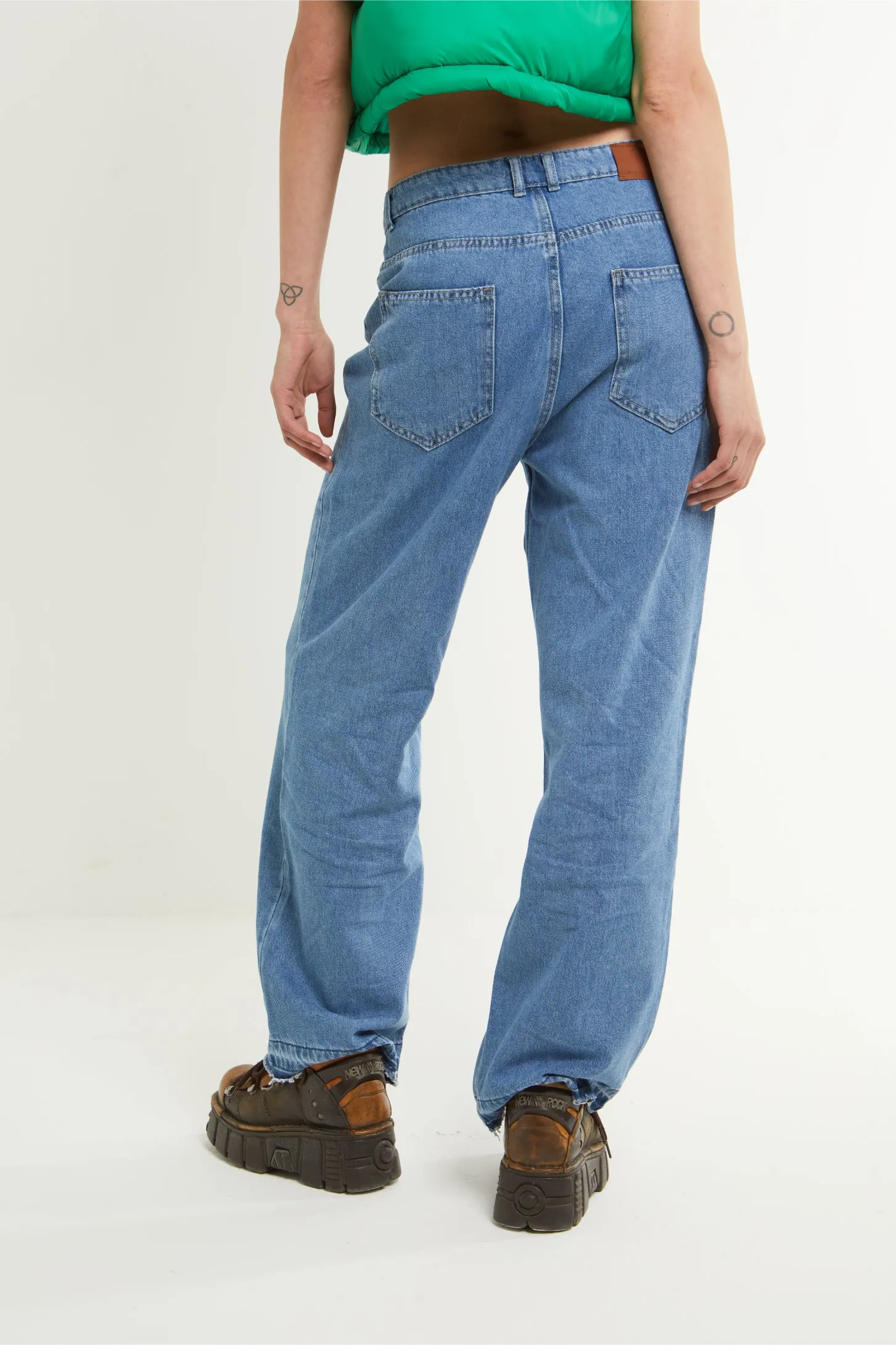 MID RISE WIDE LEG JEANS