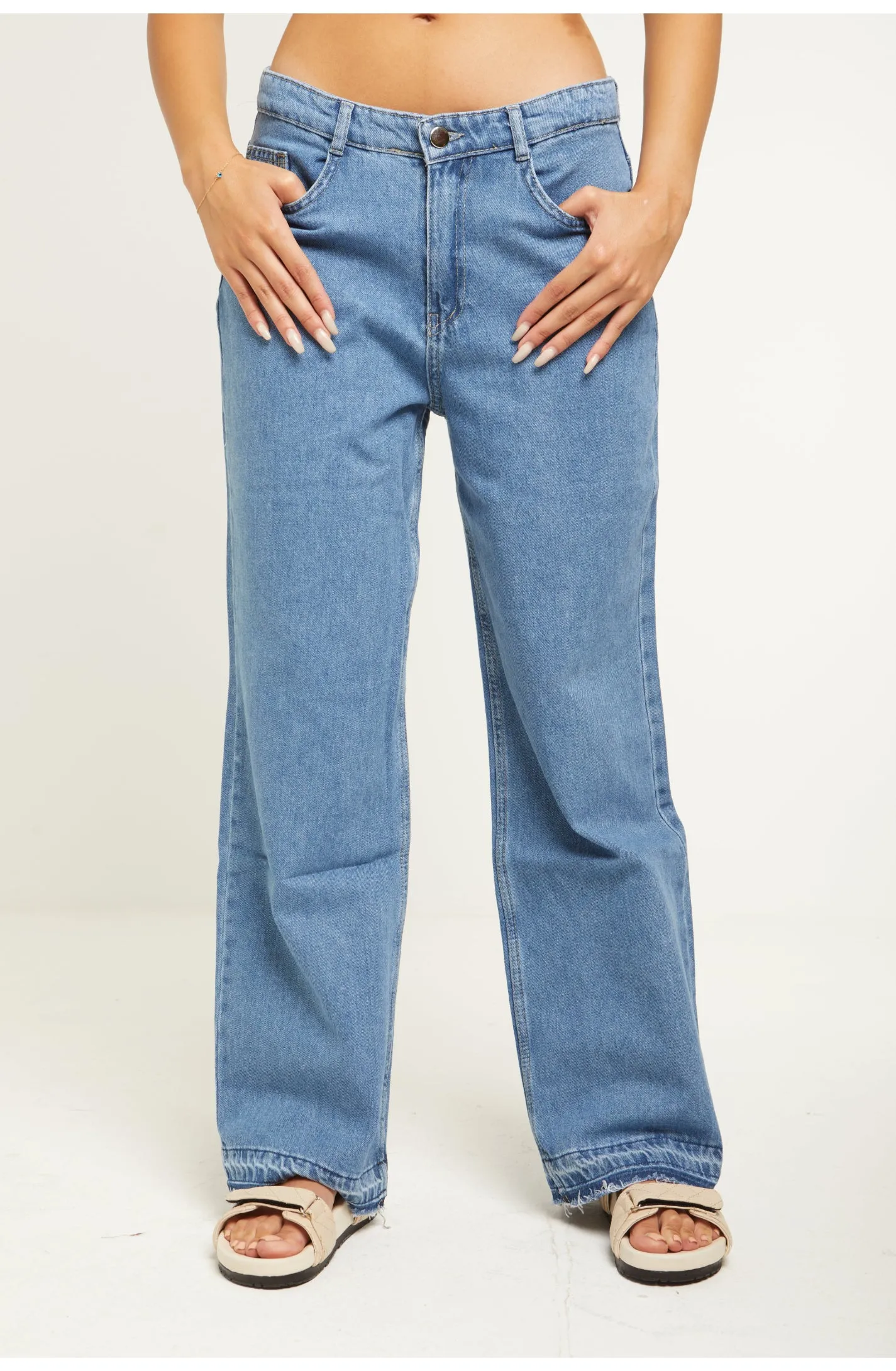 MID RISE WIDE LEG JEANS