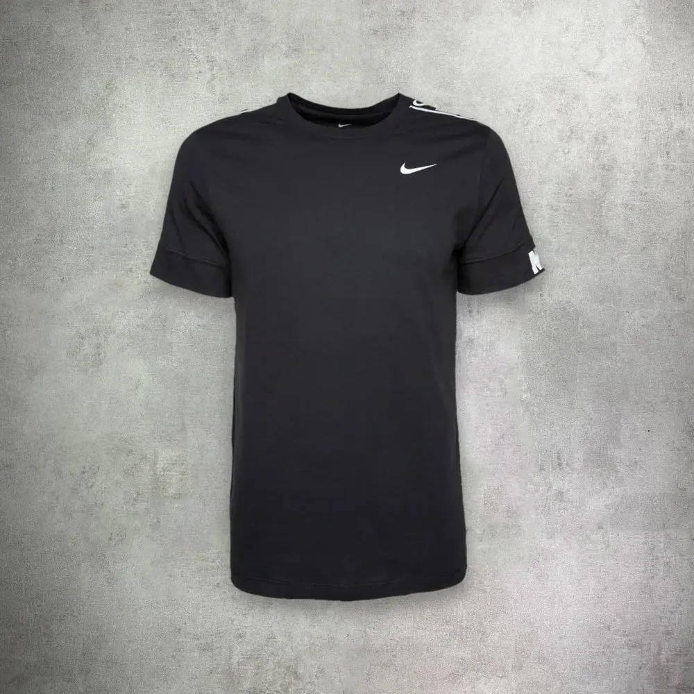 Nike Sportswear Repeat T-shirt Black